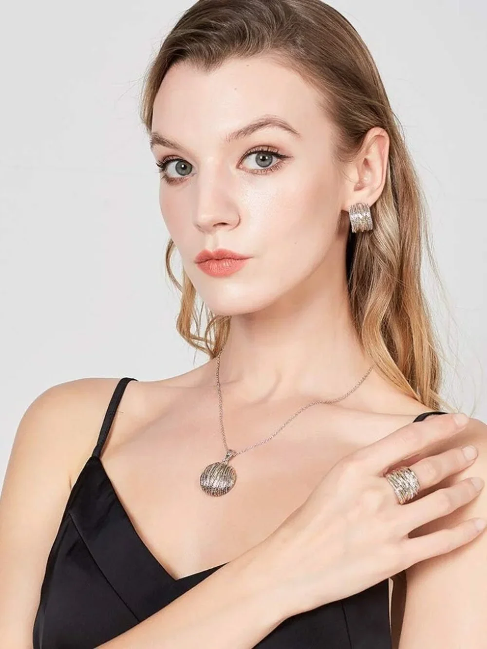 Two-Tone Intertwined Statement Ring for Women